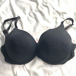 34 D - PINK VICTORIAS SECRET - black bra